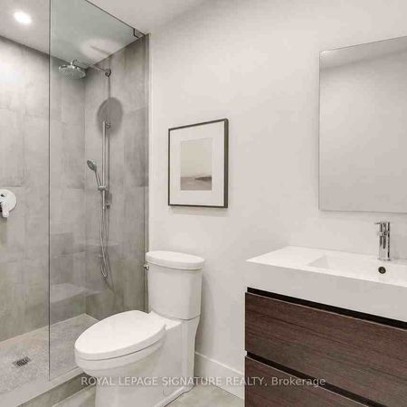 390 Palmerston Boulevard town house — Toronto, ON (1-Bedroom) - 1 Bedroom - Photo 4