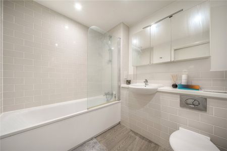 Ottley Drive, London, SE3 9GF - Photo 4