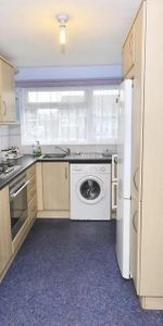 2 bedroom semi-detached bungalow to rent - Photo 3