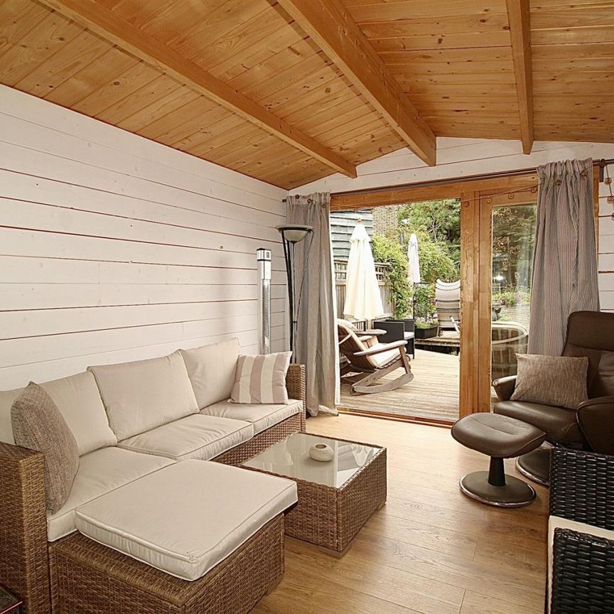 3 Bedroom House - End Terrace To Let - Photo 1