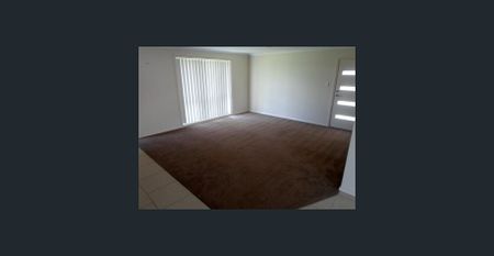 UNIQUE AND IMMACULATE FAMILY HOME - Photo 3