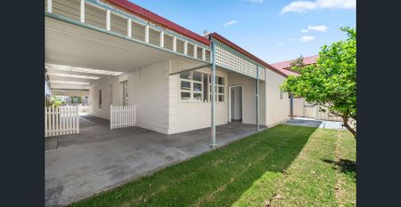 Spacious 5 Bedroom Family Home in Prime Mile End Location - Photo 2