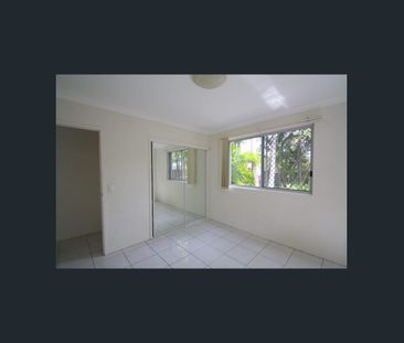 GROUND FLOOR GARDEN APARTMENT - Photo 1