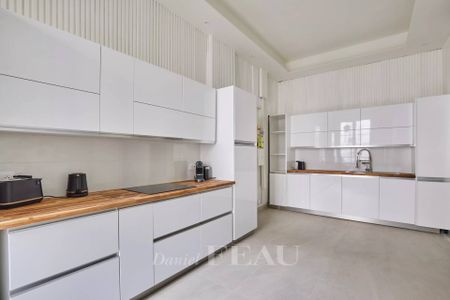 Location appartement, Paris 8ème (75008), 6 pièces, 181.69 m², ref 85243133 - Photo 3