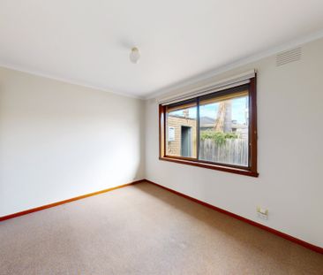 Charming Residence Offering Comfort & Convenience - Photo 1