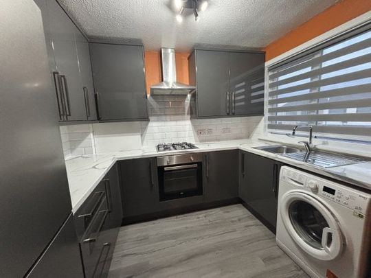 Chisholm Avenue, Stirling - Photo 1