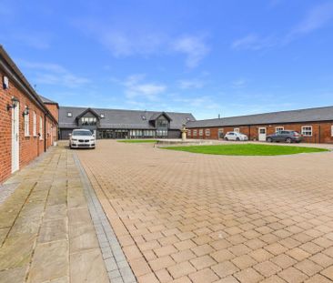 Gunners Cottage, Woodlands, Burnham Road,HP9 - Photo 3