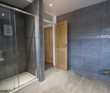 1 bedroom in a house share to rent - Photo 5