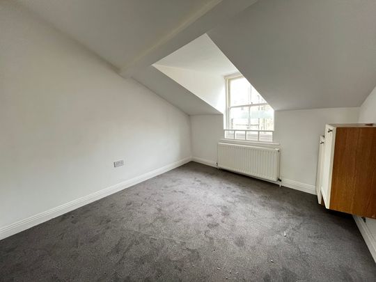 2 bed flat to rent in Albert Road, Bournemouth, BH1 - Photo 1