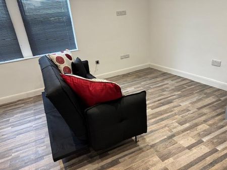 Studio to rent - Photo 3