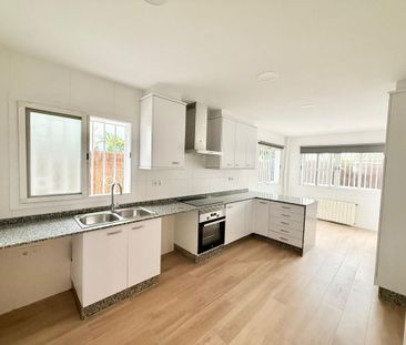 4 room luxury Detached House for rent in Rocafort, Valencia - Photo 3