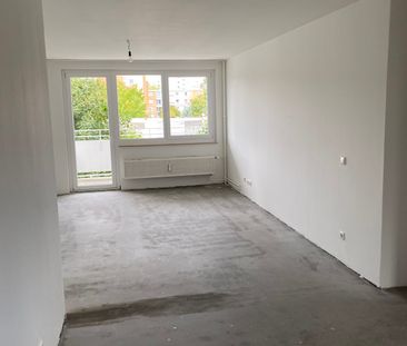 Großzügige 3-Zimmer-Wohnung // 2.OG 1. Mieteinheit von rechts - Foto 1