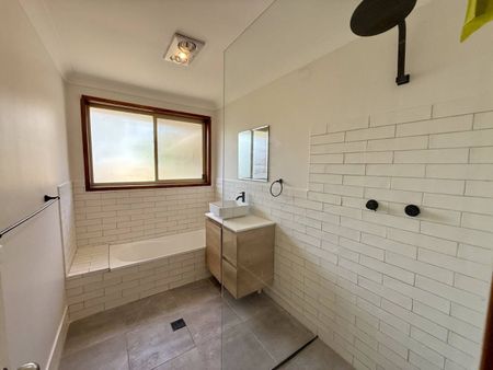 3 Bedroom Brick Home in Wallerawang - Photo 5