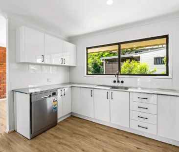 Dual Living Home! Brand New Renovations! - Photo 6