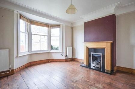 3 Bedroom - Photo 3