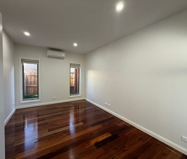 'Modern Townhouse Living in Westmeadows' - For Lease - Photo 4