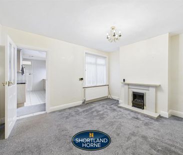 3 bedroom end of terrace house to rent - Photo 4