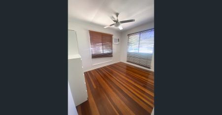 FULLY RENOVATED INSIDE, WALKING DISTANCE TO TOWN CENTRE - Photo 3