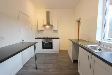 2 bedroom terraced house to rent - Photo 2