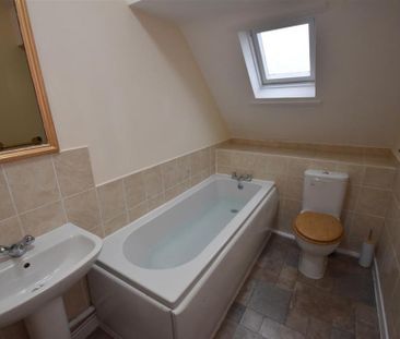 3 bedroom duplex to rent - Photo 4