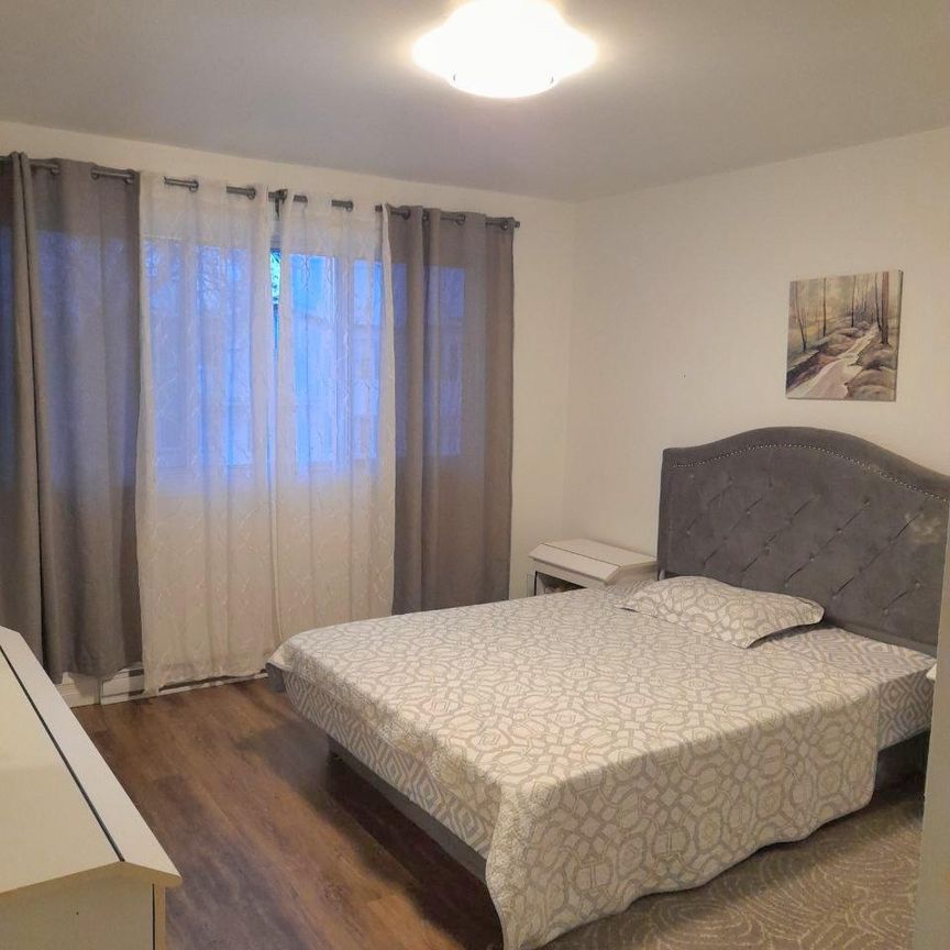 Chambre Femme à Laval - Tout Inclus - Photo 1