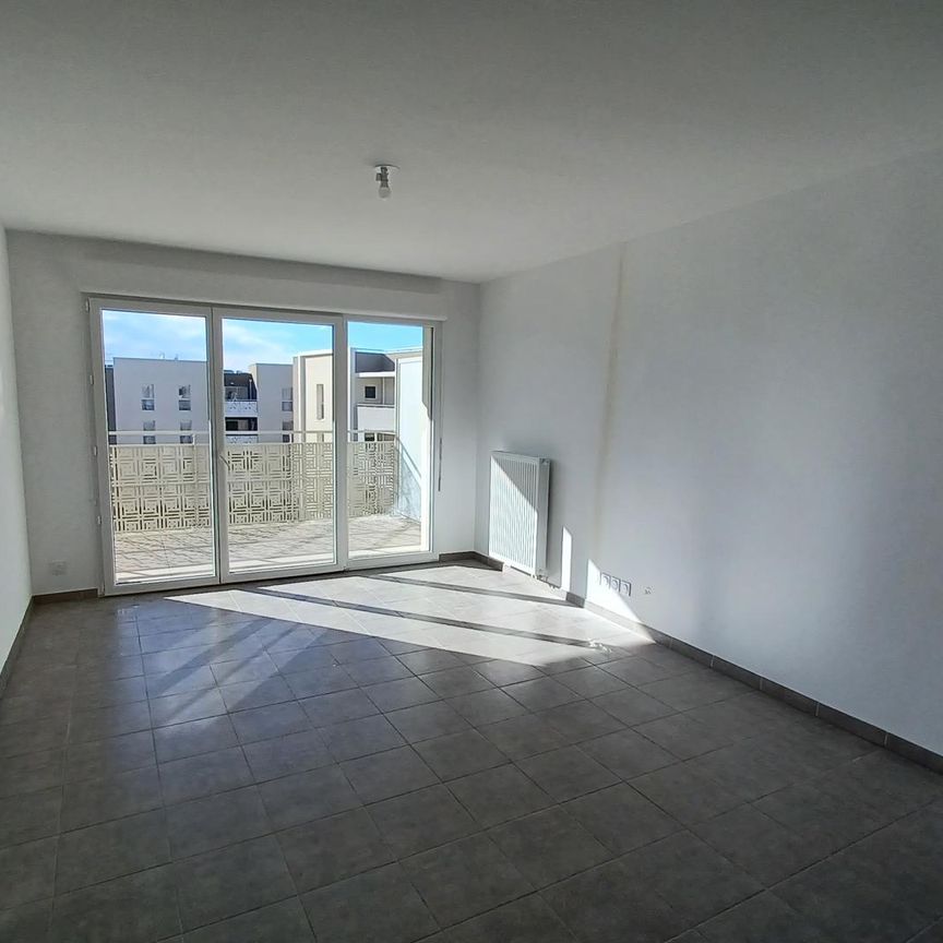 location Appartement T3 DE 59.97m² À ARLES - Photo 1