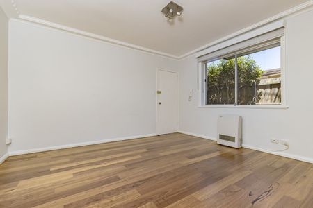 2/66 De Carle Street, Brunswick VIC 3056 - Photo 3