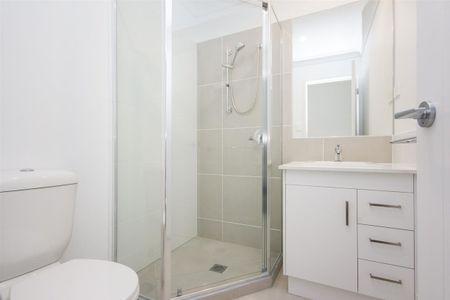 Spacious 2-Bedroom Hidden Gem of a Unit! - Photo 3