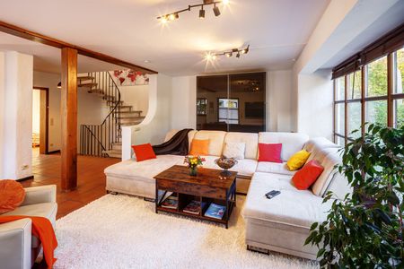 Family-friendly semi-detached house with garden - Photo 2