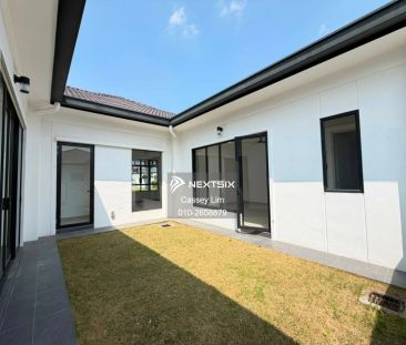 Courtyard Norton Garden Partially Furniture For Rent - Photo 6