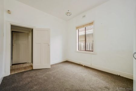 3 Bed, 1 Bath - Photo 5