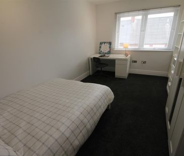 Huntsmoor House, Spital Tongues - Photo 5