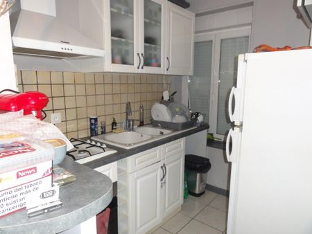Location Appartement 3 pièces 61m² LE CREUSOT 71200 - Photo 5