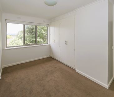 Spacious 2-bedroom apartment in prime location - Photo 6