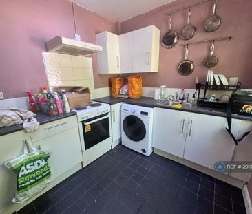 2 bedroom flat to rent - Photo 5