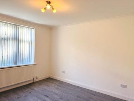 Chairborough Road, High Wycombe - Photo 3