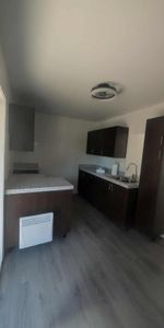 3 1/2 disponible maintenant - Photo 3