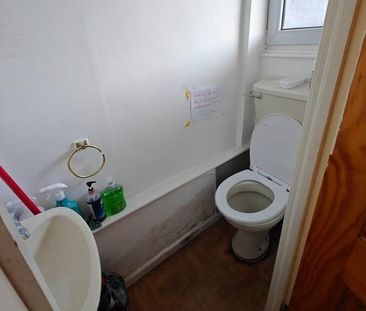 Room in a Shared House, Wager Street, E3 - Photo 3