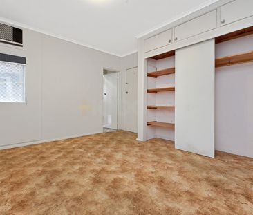 Spacious 4-Bedroom Home in Maribyrnong - Photo 4