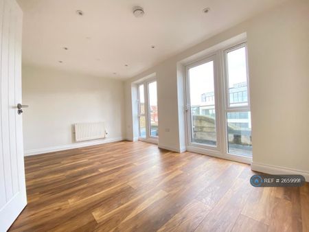 2 bedroom flat to rent - Photo 4