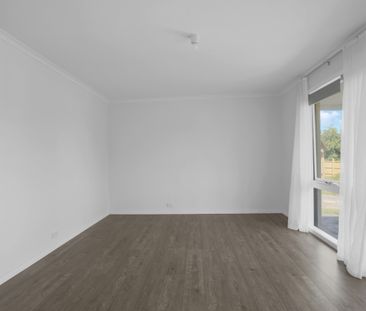 Refreshed 4-Bedroom Family Home in Quiet Court Location - Photo 1