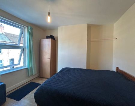 3 Bed Terraced House, Vernon Road, LE2 - Photo 2