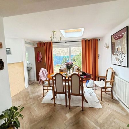 1 bedroom in a house share to rent - Photo 4