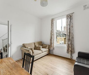 4 bedroom maisonette to rent - Photo 1