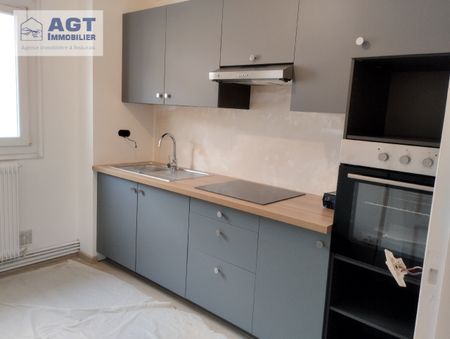 Location Appartement 3 pièces 85m² BEAUVAIS 60000 - Photo 5