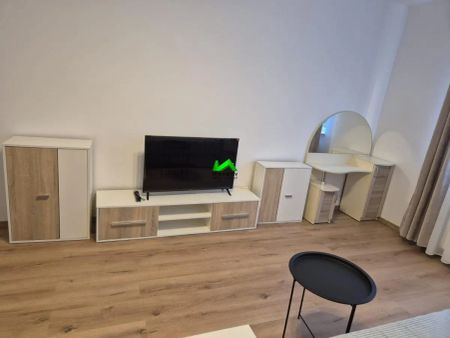 Apartament de inchiriat 3 camere renovat Sibiu Strand - Photo 2