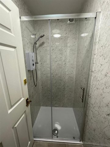 6 bedroom house to rent - Photo 3