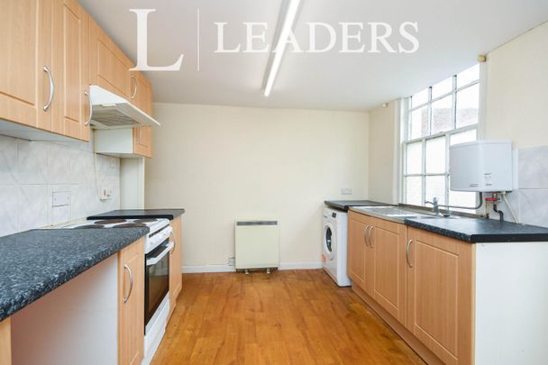 2 bedroom maisonette to rent Silver Street, Stansted, CM24 - Photo 1