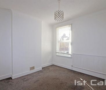 Southbourne Grove, Chalkwell - Photo 3