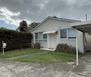 Large Villa - Photo 4